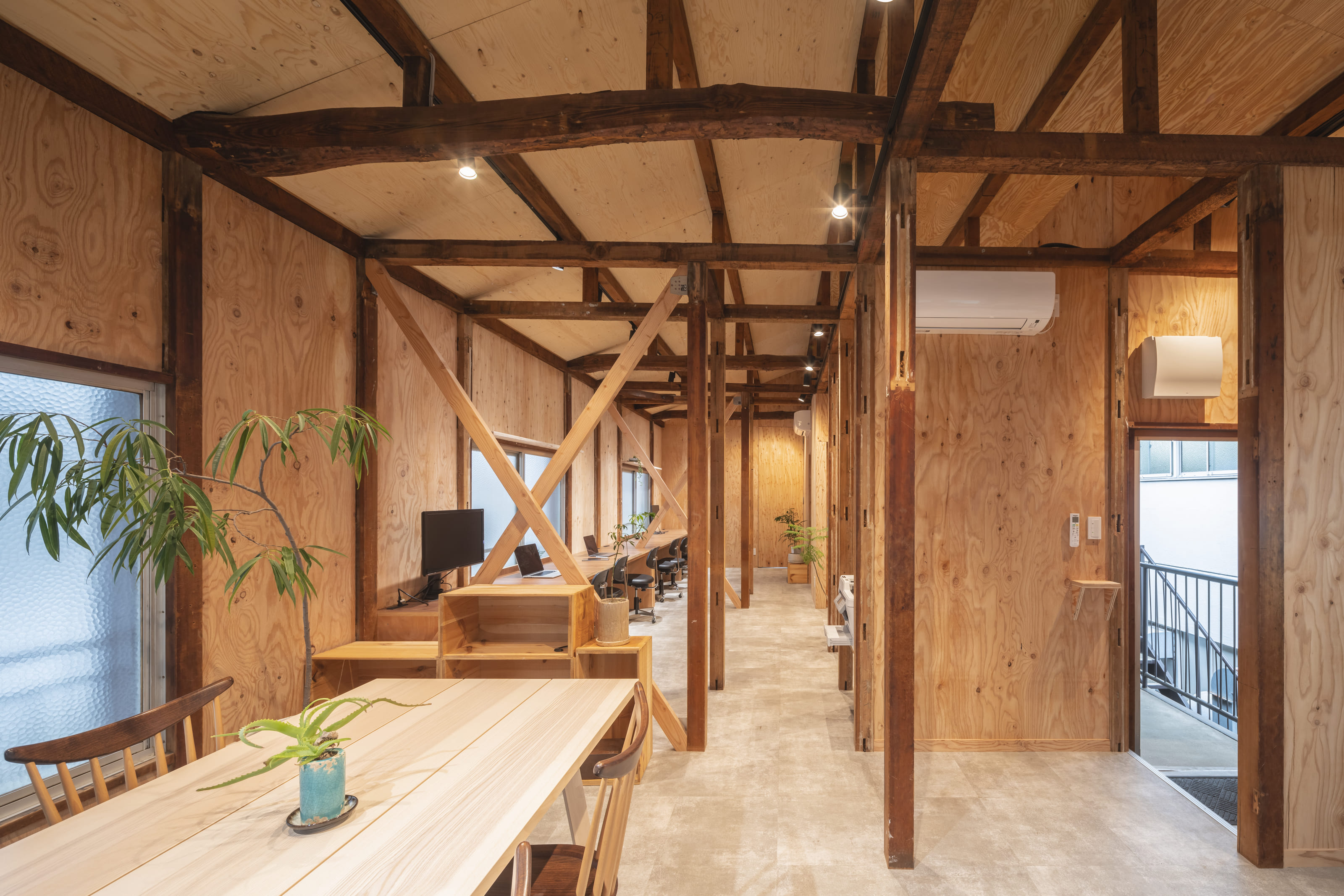 コワーキングスペース内観画像